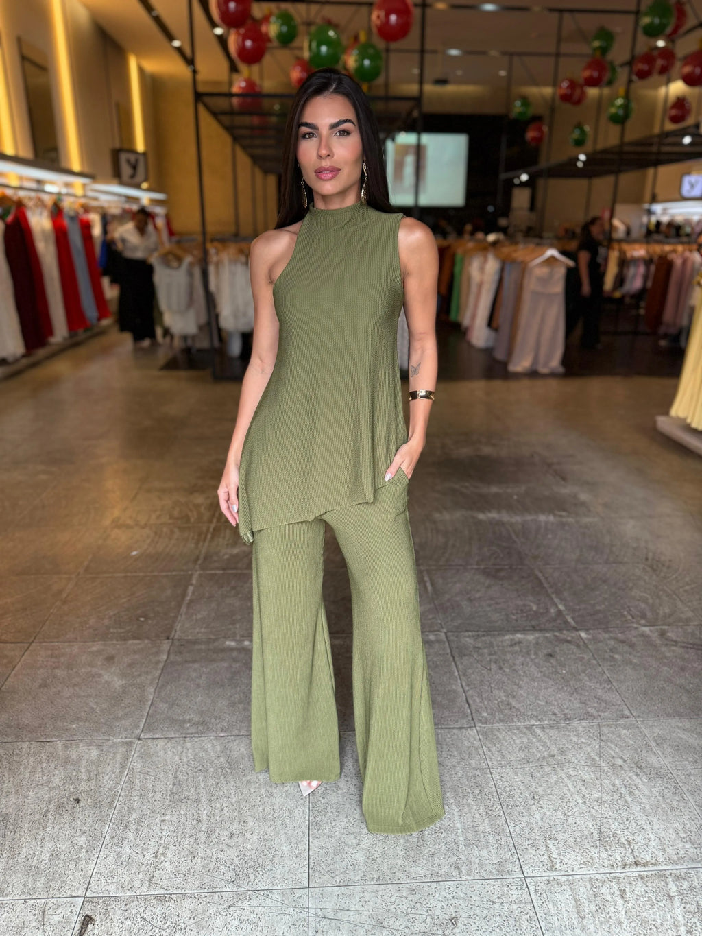 Conjunto Joy Blusa Assimétrica - Verde Oliva