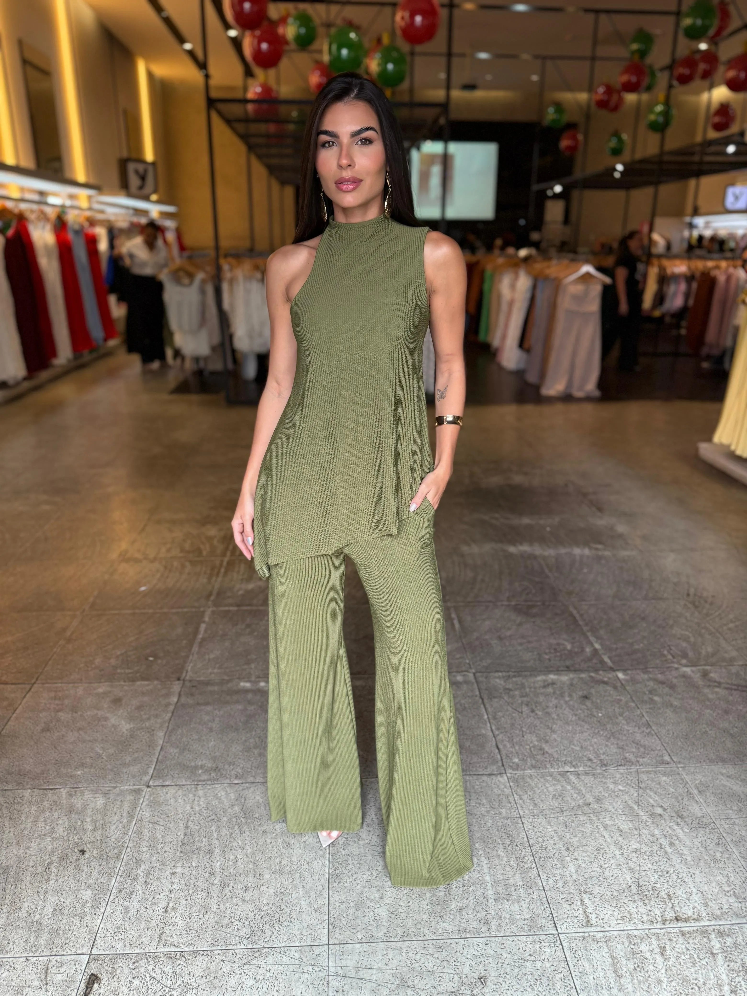 Conjunto Joy Blusa Assimétrica - Verde Oliva