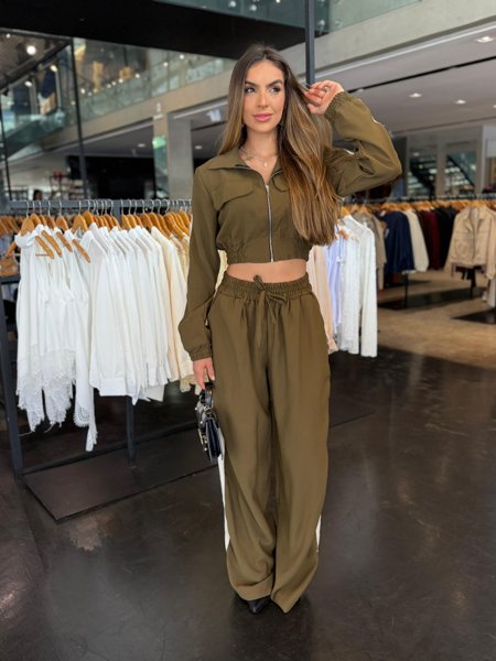 Conjunto Jaqueta e Pantalona Listras