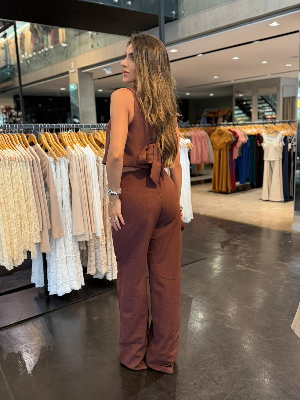 Calça Social Pantalona Detalhe Bolso