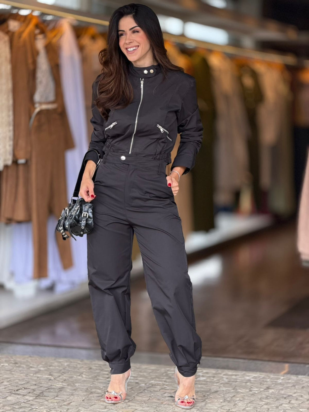 Conjunto Jaqueta Curta e Calça Jogger - Preto