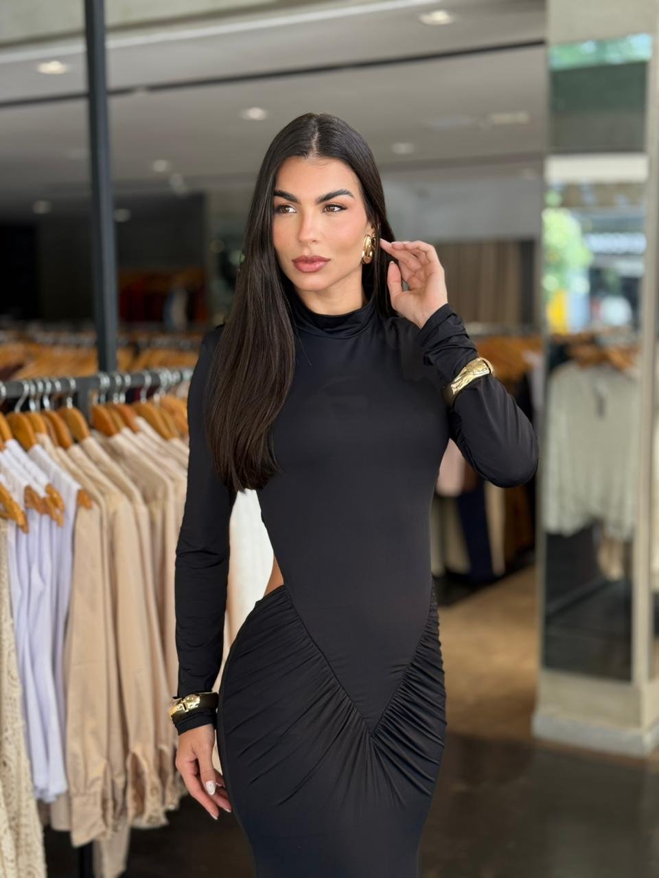 Vestido Longo Manga Longa Decote Costas