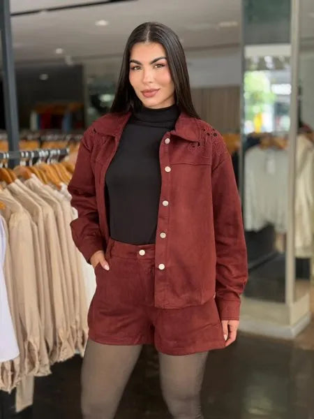 Conjunto Feminino Short e Camisa Suede