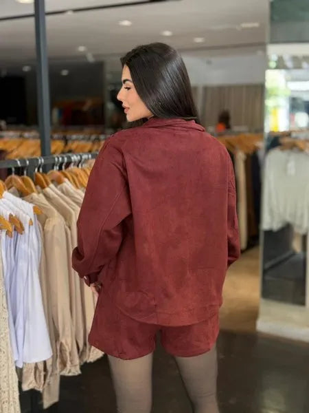Conjunto Feminino Short e Camisa Suede