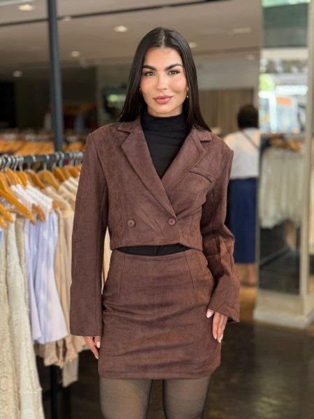 Conjunto Jaqueta e Saia Suede