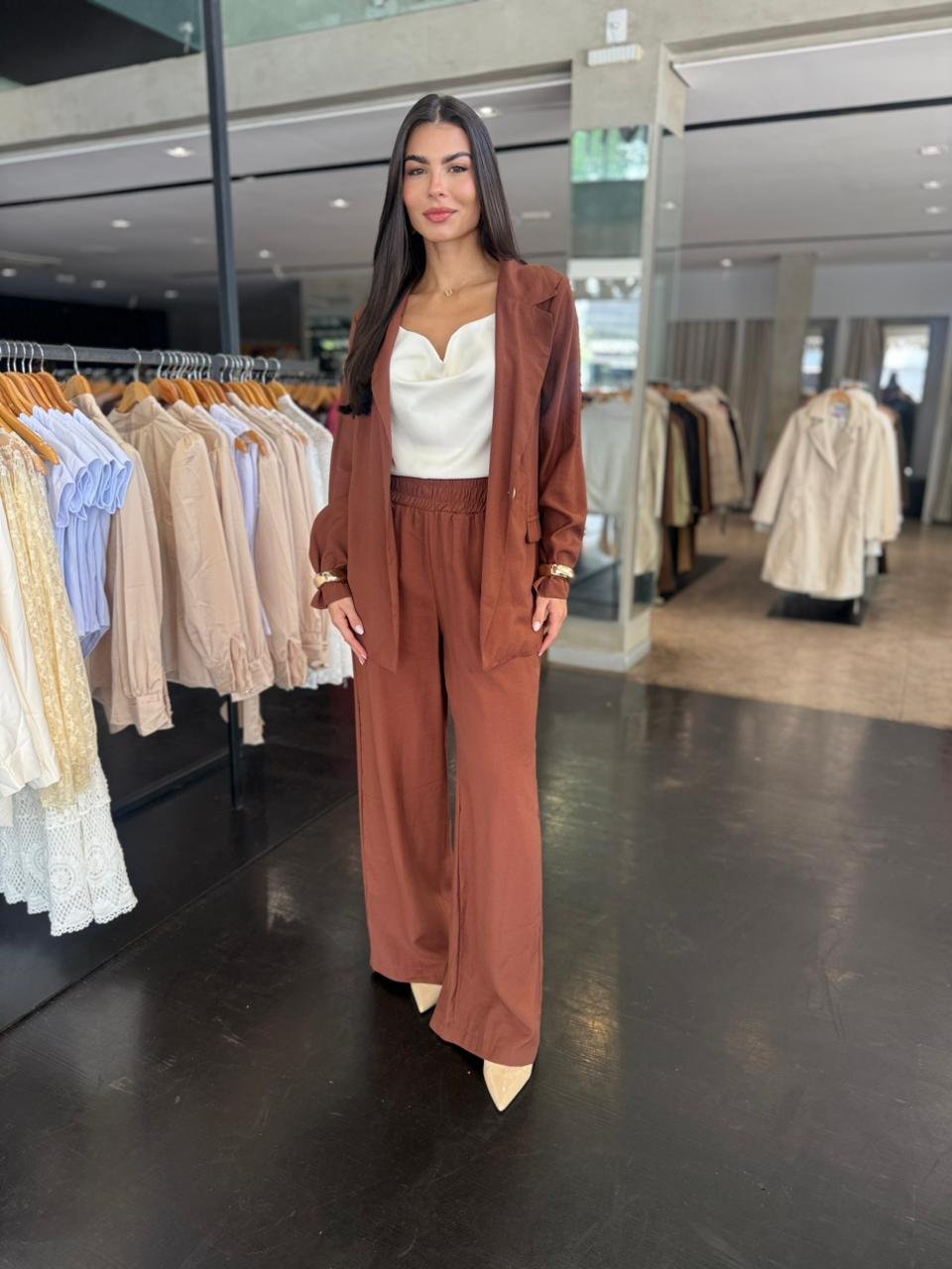 Conjunto Blazer e Pantalona - Marrom